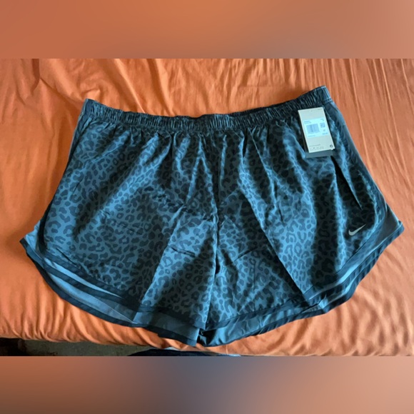 NWT Nike Cheetah Print Athletic Shorts Plus Size 3X - Picture 1 of 1